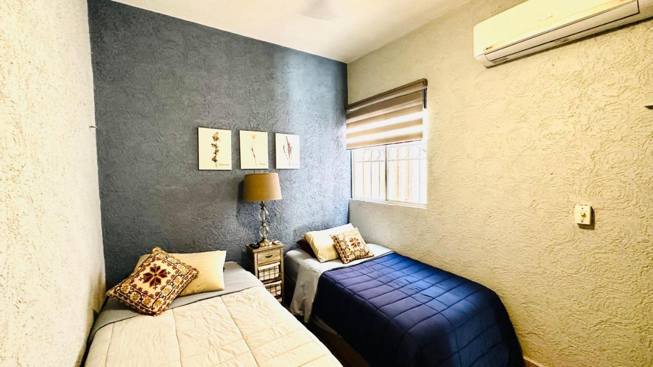 Franks House "Shared House" Apartment แคนคูน ภายนอก รูปภาพ