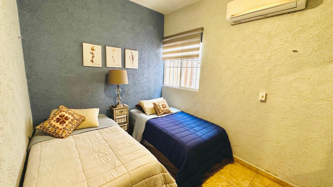 Franks House "Shared House" Apartment แคนคูน ภายนอก รูปภาพ