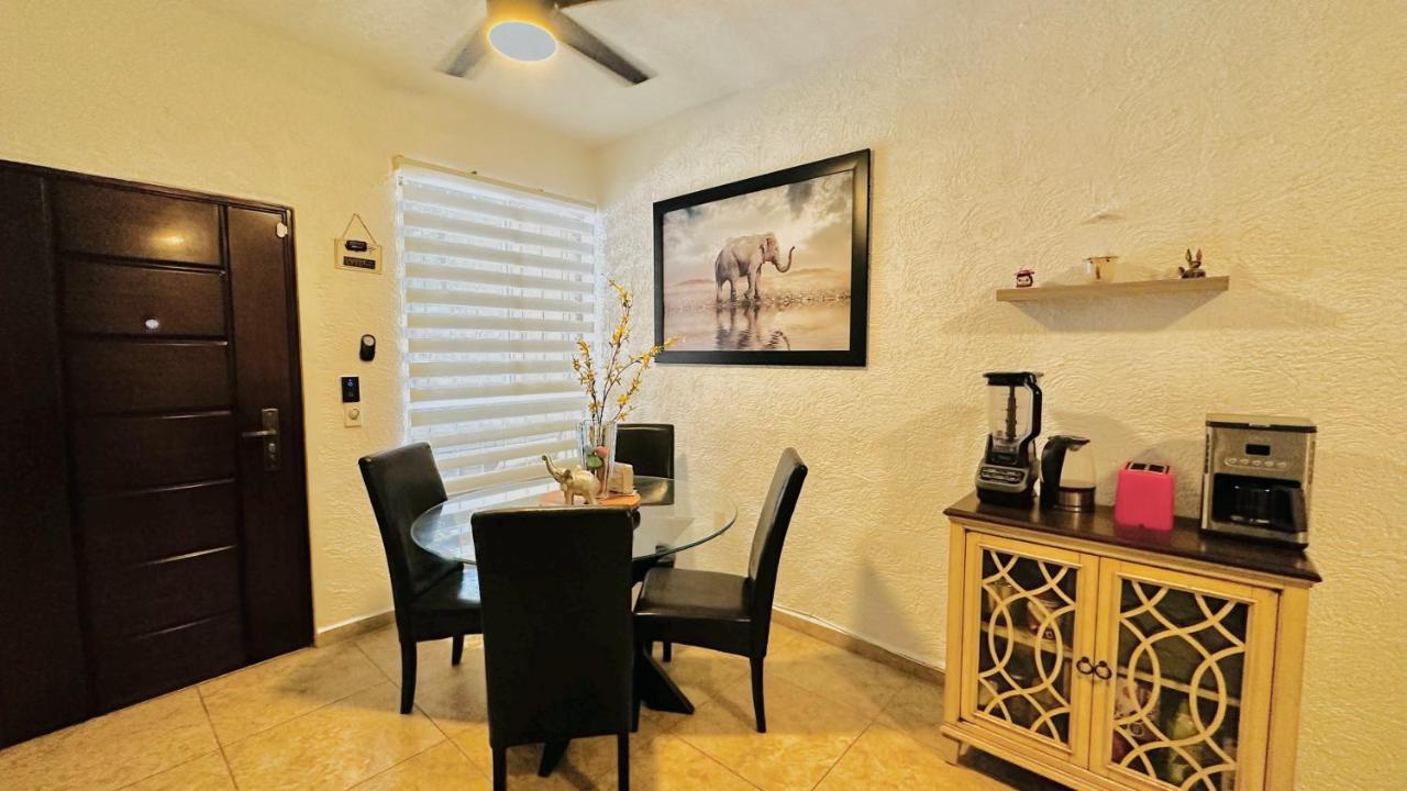 Franks House "Shared House" Apartment แคนคูน ภายนอก รูปภาพ
